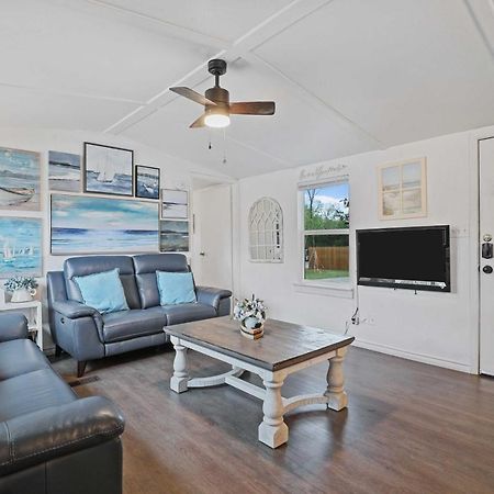 Pet-Friendly Lake Dallas Home Near Lewisville Lake Экстерьер фото