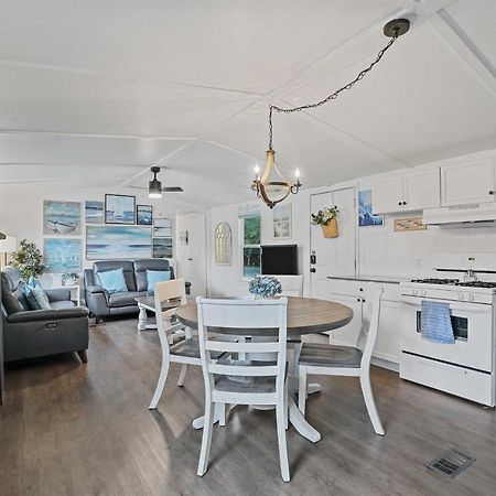 Pet-Friendly Lake Dallas Home Near Lewisville Lake Экстерьер фото