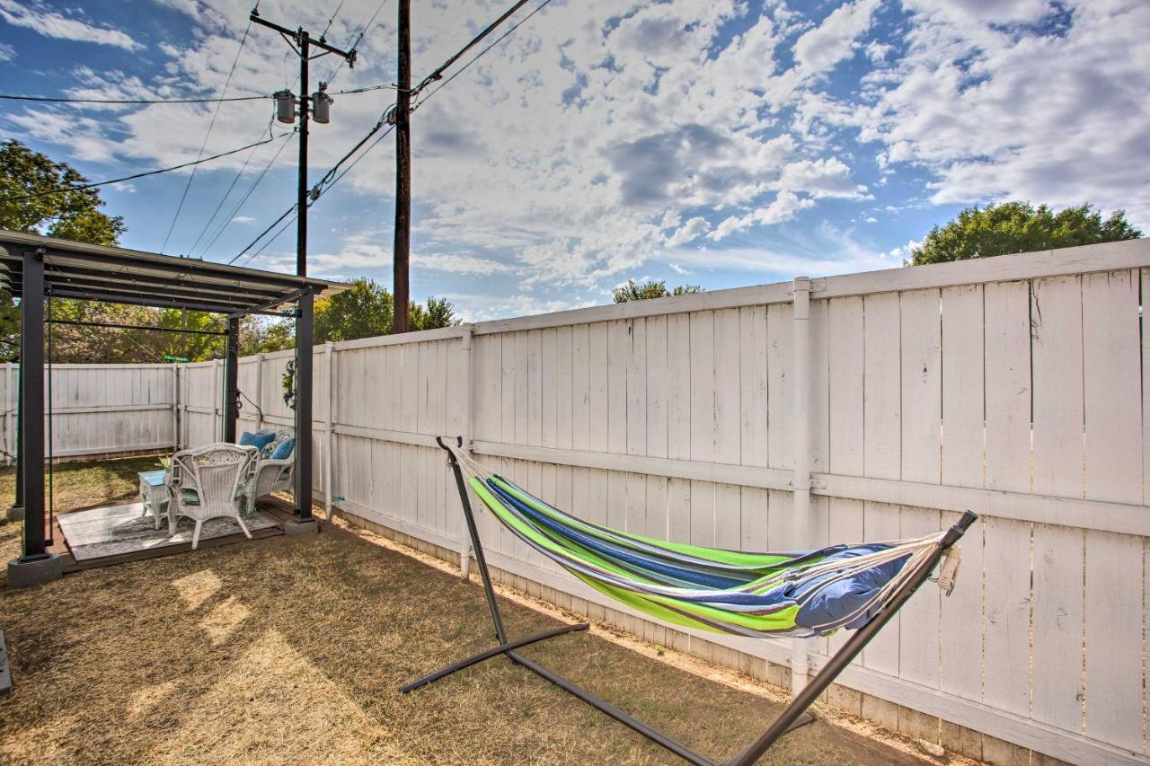 Pet-Friendly Lake Dallas Home Near Lewisville Lake Экстерьер фото