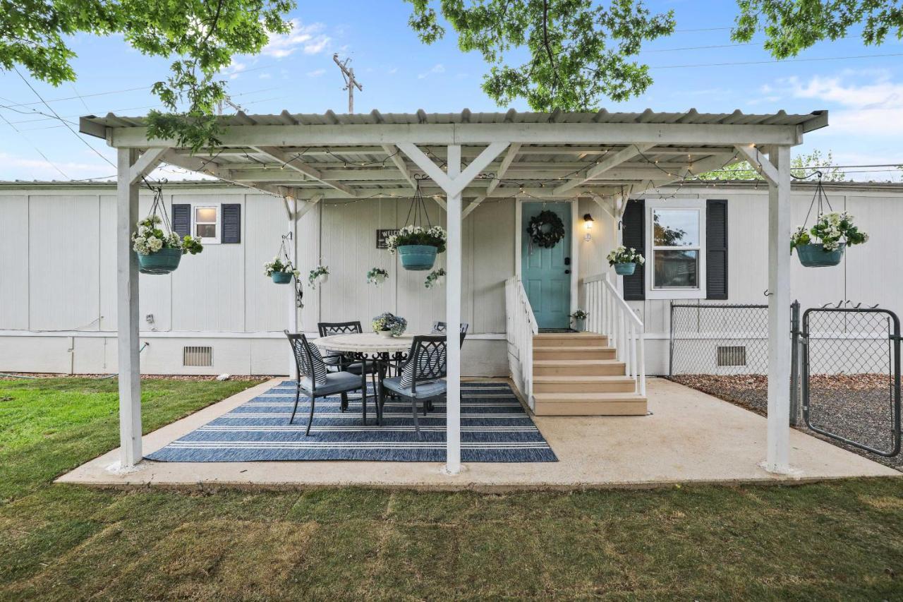 Pet-Friendly Lake Dallas Home Near Lewisville Lake Экстерьер фото
