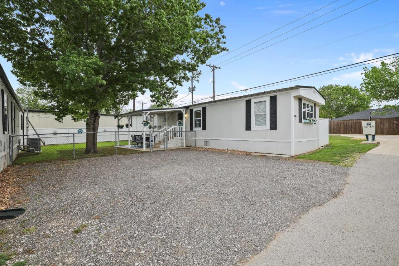 Pet-Friendly Lake Dallas Home Near Lewisville Lake Экстерьер фото