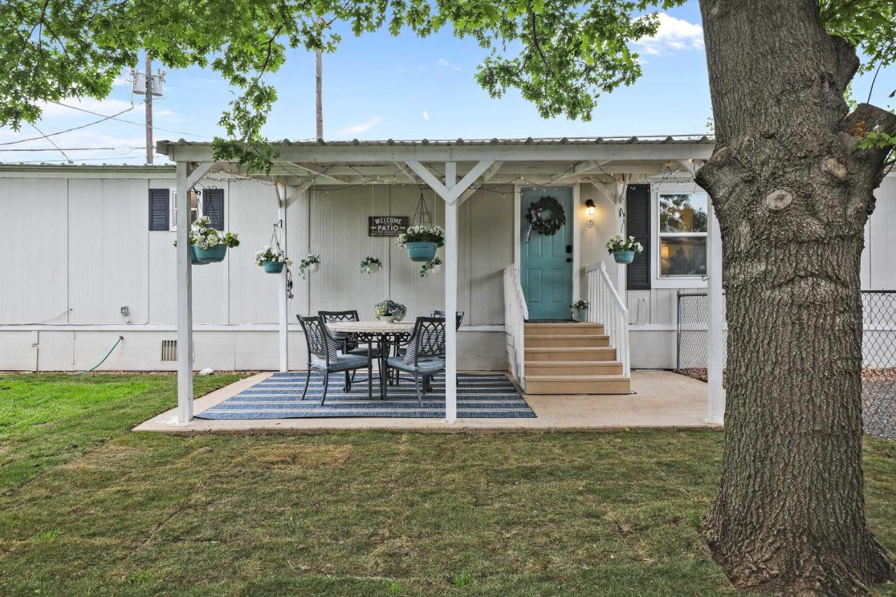 Pet-Friendly Lake Dallas Home Near Lewisville Lake Экстерьер фото