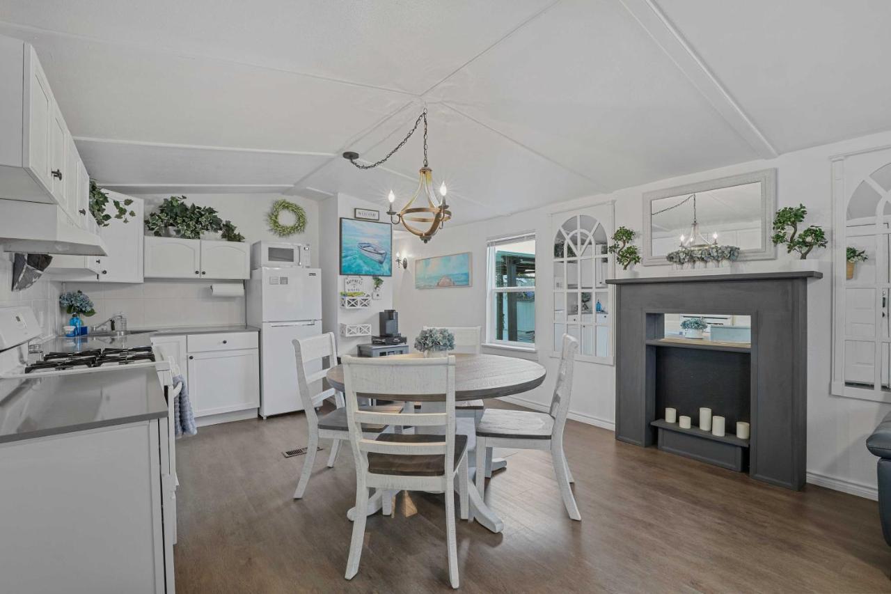 Pet-Friendly Lake Dallas Home Near Lewisville Lake Экстерьер фото